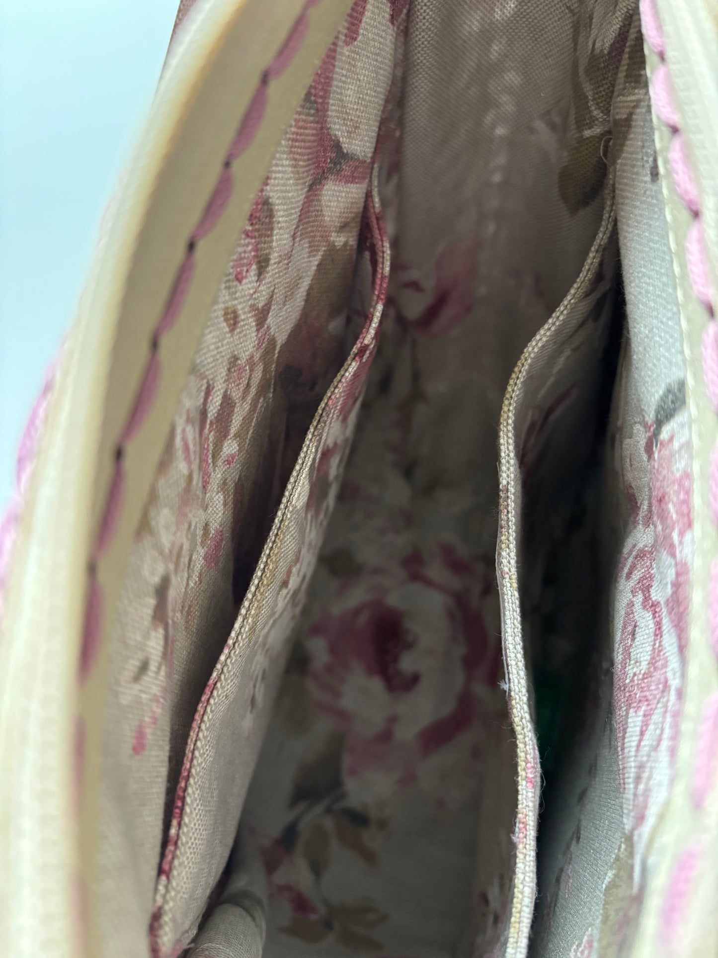 AMELIA crossbody perfect size for day-to-day use