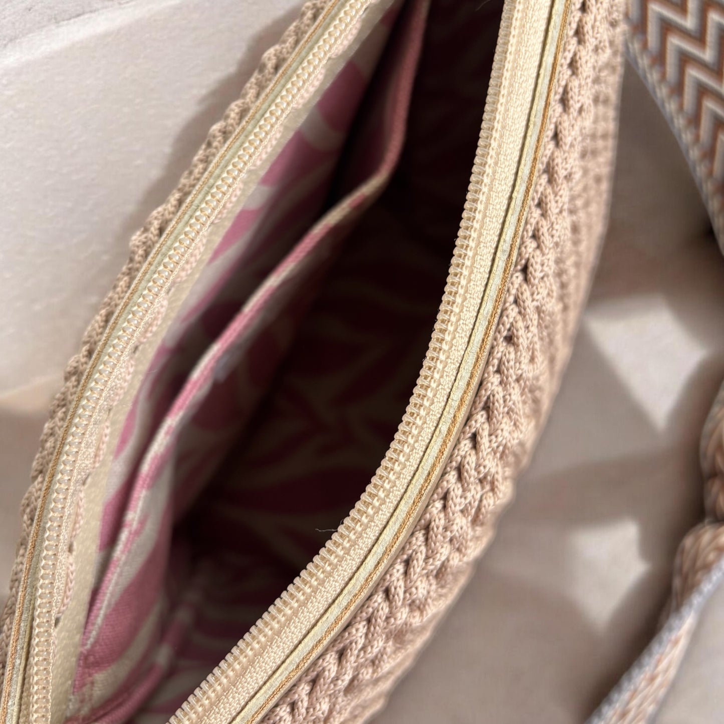 AMELIA - The perfect crossbody