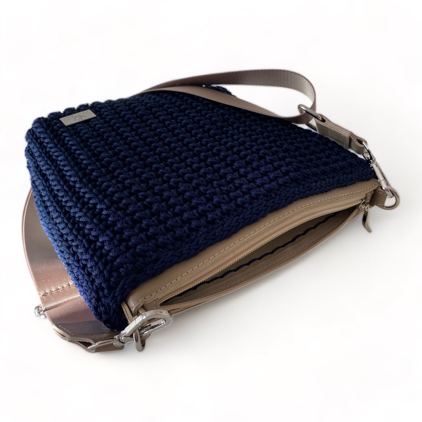 AMELIA - elegant and practical cross-body handbag