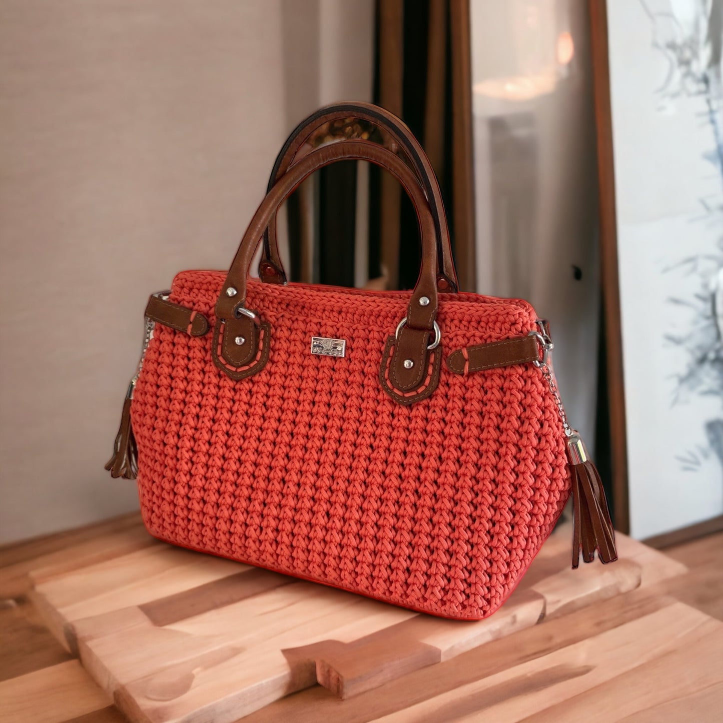 TOTE - perfect if you are looking for chic big handbag