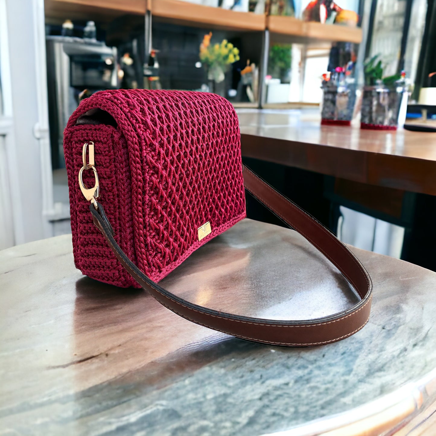 ATHENA - Glamorous burgundy shoulder handbag