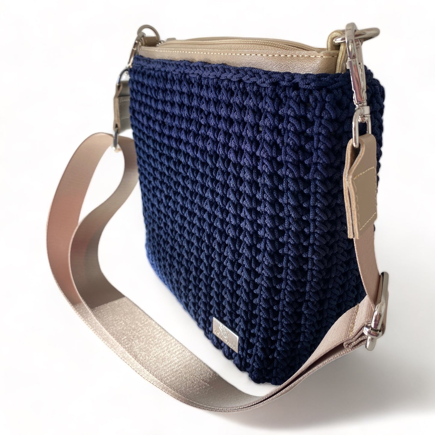 AMELIA - elegant and practical cross-body handbag