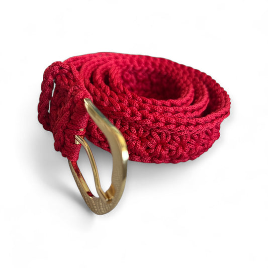 Belt in red with gold Buckle