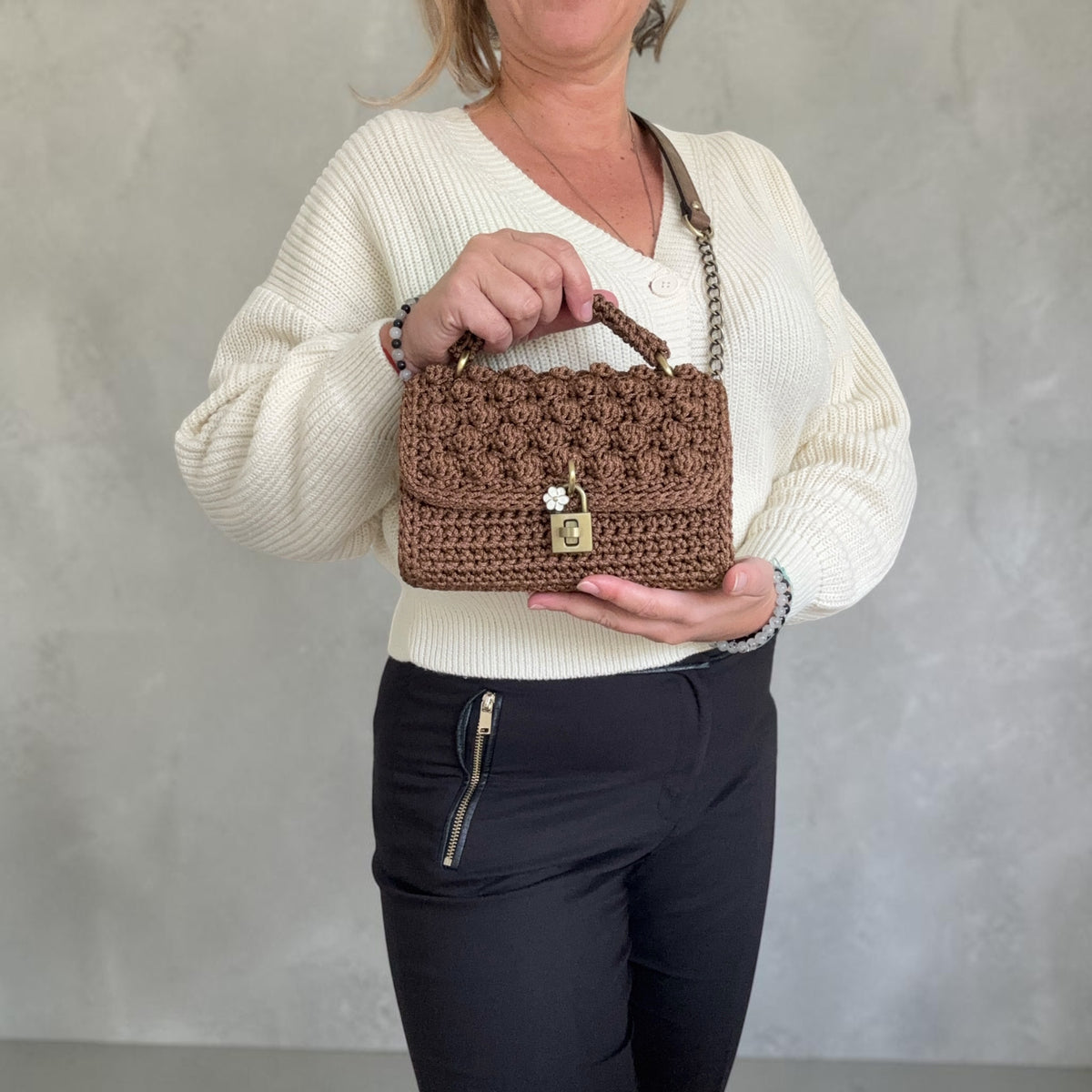 ASTERI Bubble – Intermediate Size – Handmade Crochet Crossbody Bag – Brown