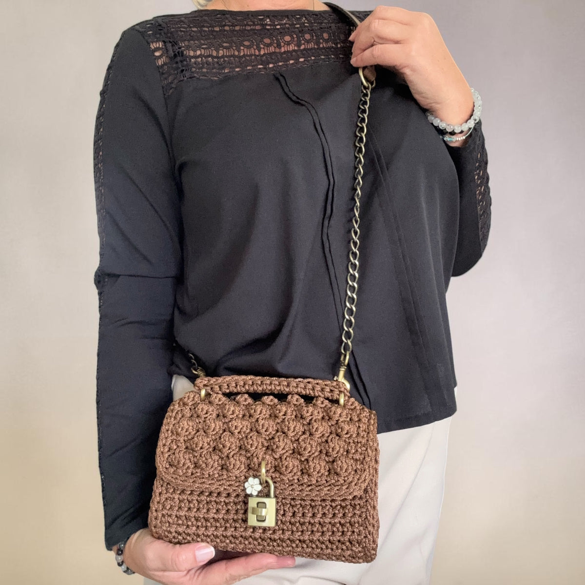 ASTERI Bubble – Intermediate Size – Handmade Crochet Crossbody Bag – Brown