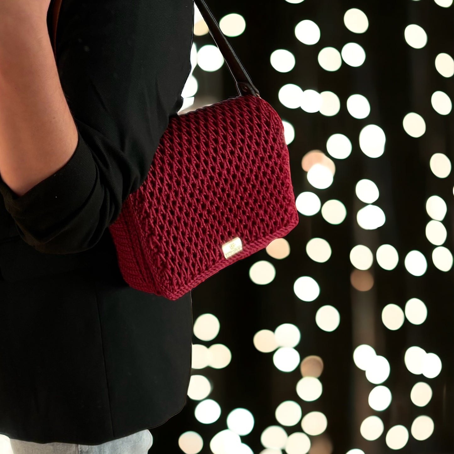 Glamorous burgundy shoulder handbag