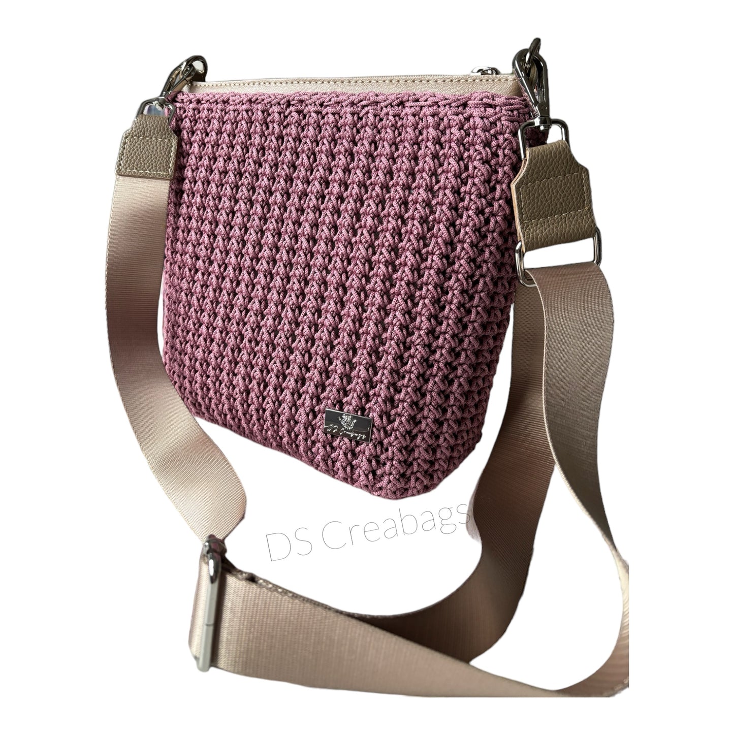AMELIA crossbody perfect size for day-to-day use